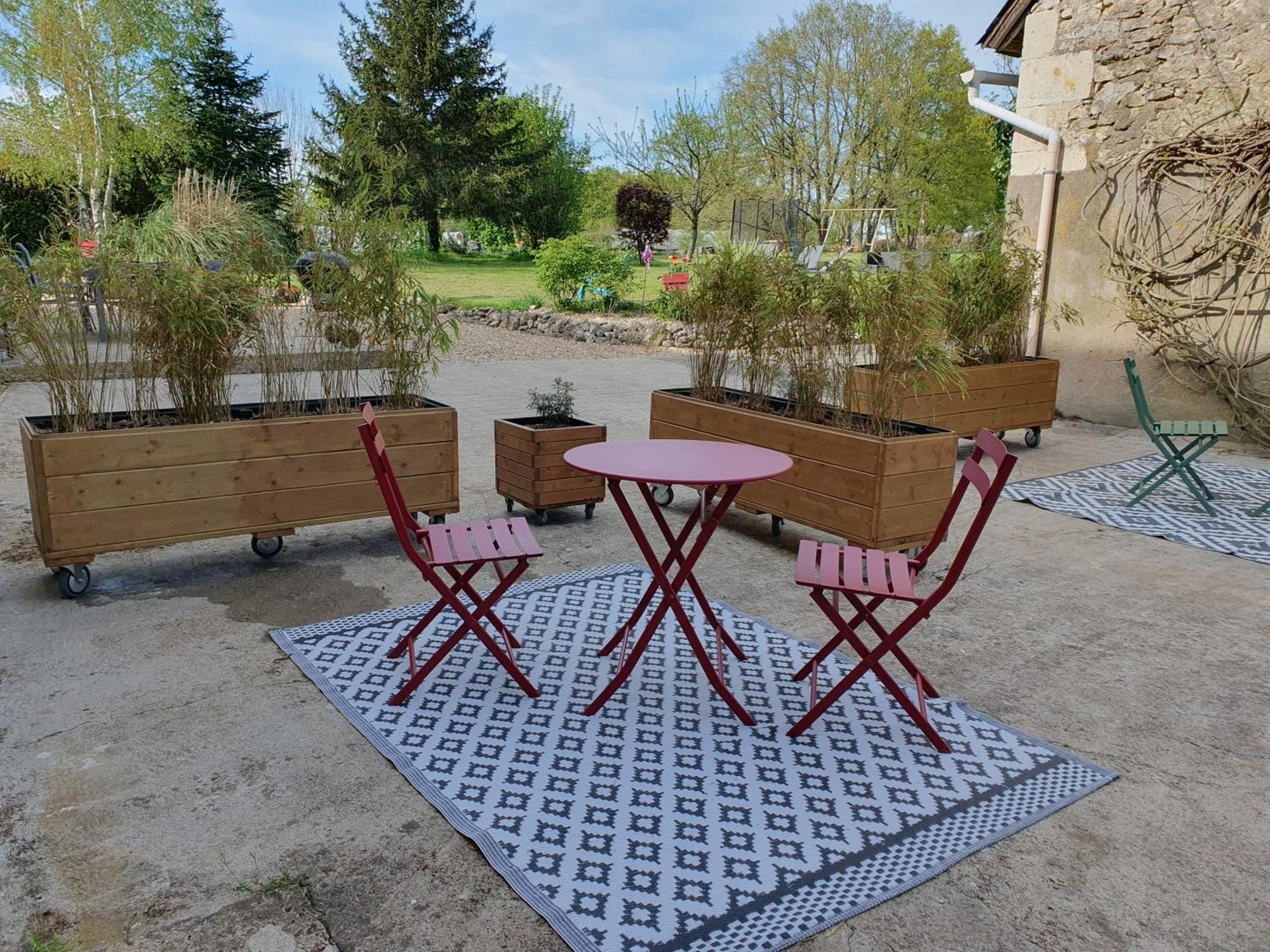 Au Domaine Du Bois Joubert Bed & Breakfast Luzille ภายนอก รูปภาพ